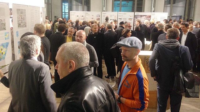 Großes Interesse bei der Präsentation der drei Siegerprojekte des Axel Springer Architekturwettbewerbs. © Paul Schuster