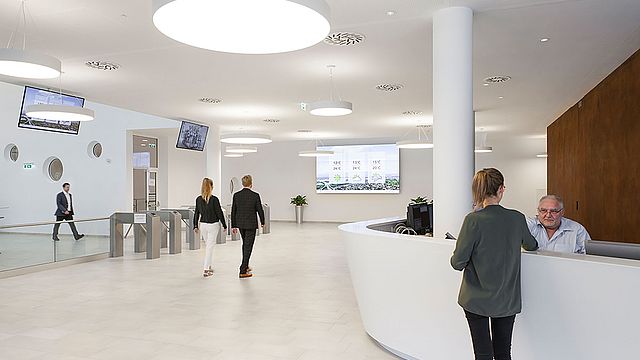 Das Foyer des Smart Campus © M.O.O.CON / Walter Oberbramberger
