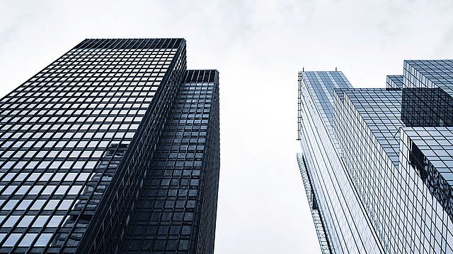 Das Seagram Building in NYC - Das Gebäude des Architekten Mies van der Rohe steht für ikonische Avantgarde. Guillermo Giovine, Unsplash