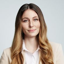 Nina Königshofer <br> M.O.O.CON