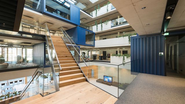 Das Gebäude als Showcase für die Kompetenz als Komplettanbieter, Material, Ausführung , Entwicklung – alles aus einer Hand | © Thilo Härdtlein Fotografie 